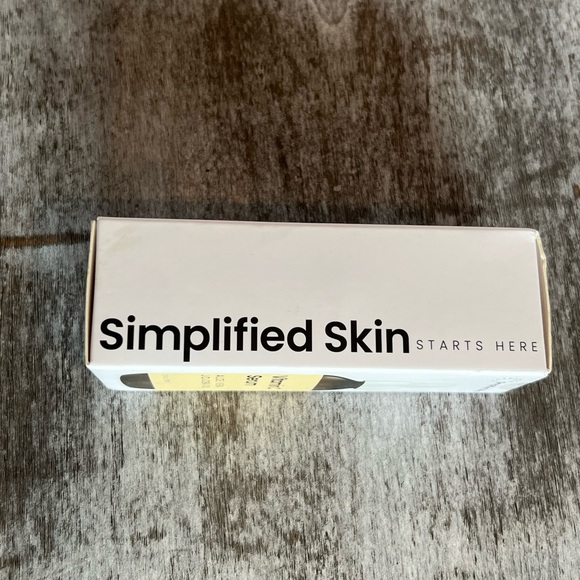 Simplified Skin Vitamin C Serum - Picture 7 of 8